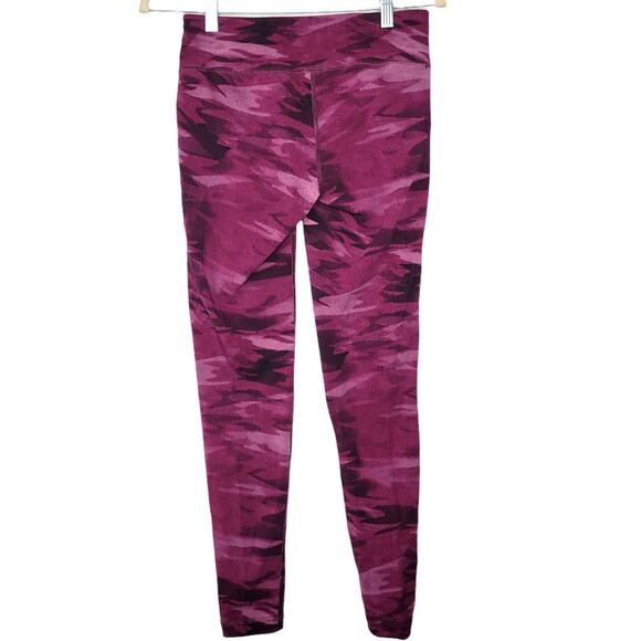 Reebok Dark Pink Camo Low Rise Full Length Activewear Leggings Women Sz XS - Picture 2 of 8